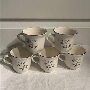 5 Pfaltzgraff Winterberry Holiday Holly Berries Coffee Tea Cocoa Cups Mugs Green